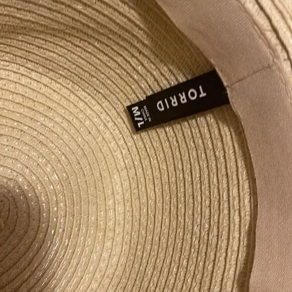 Cream Fedora Hat with Black Tassles - Picture 4 of 5